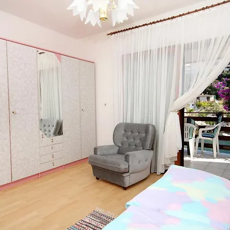 Apartment Zavalatica 9285b *
